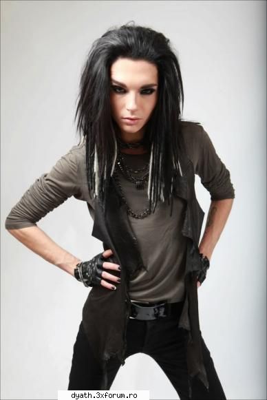 Bill Kaulitz~PoZe - ♥O mIe De CuLoRi Pe CeR ♥ - Pozee