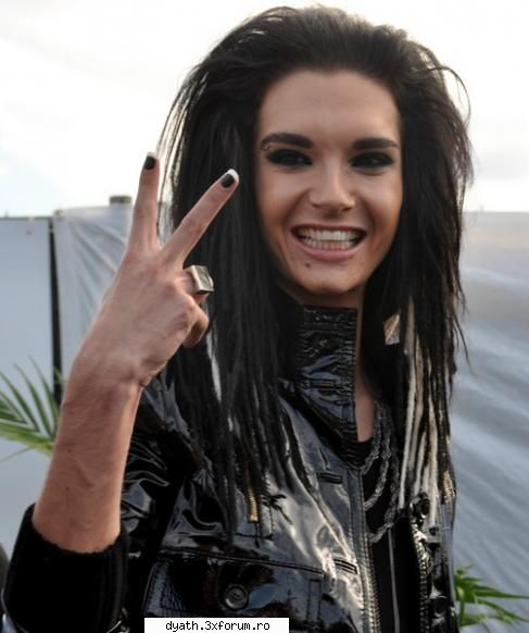 Bill Kaulitz~PoZe - ♥O mIe De CuLoRi Pe CeR ♥ - Pozee