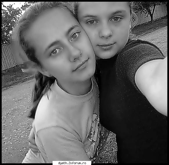 Poze cu mine..Da..Poze cu mine..Nananana - Poza cu Putsa..si Coaie - Pozeee